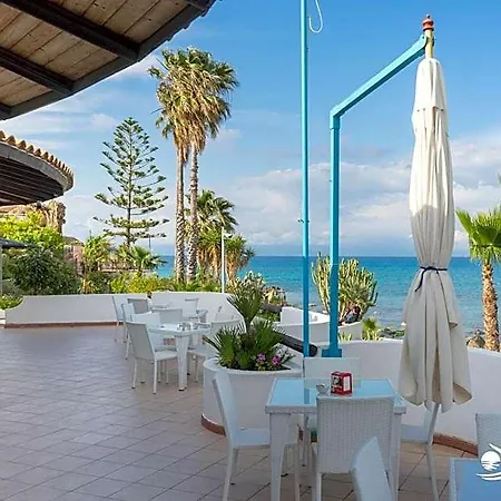Albatros Otel 2*