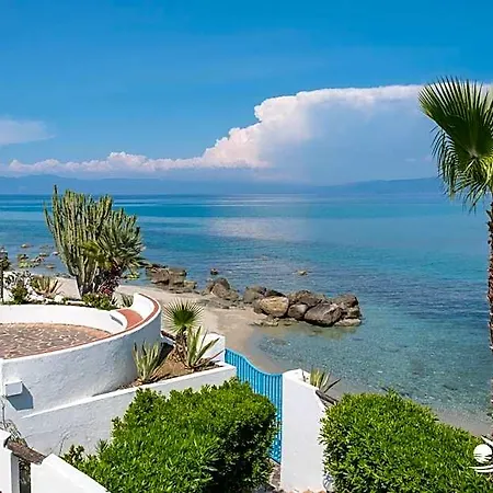 Albatros Otel 2*